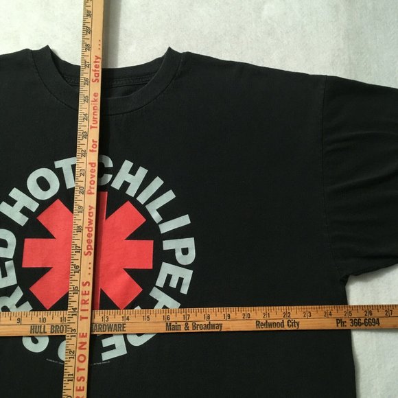 #7 Uniqlo Red Hot Chili Peppers T-Shirt 2006 RHCP Rock Tee Music Black - Picture 4 of 8